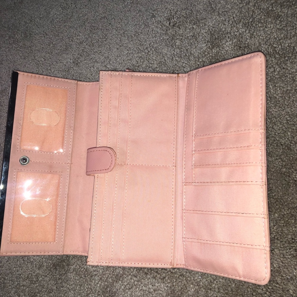 Pink Wallet - Picture 4 of 5
